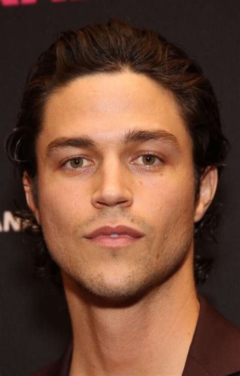 Все Майлз Макмиллан | Miles mcmillan, Zachary quinto, Male face
