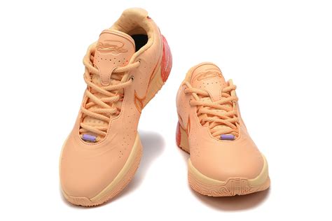 Джеймс Леброн - Баскетбольные кроссовки Nike LeBron 21