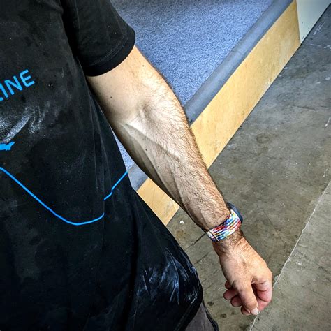 Bouldering wrecks my forearms 😅 : r/forearmporn