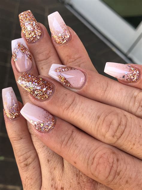Rose gold nail art Gold Summer Nails, Rose Gold Nails Glitter, Rose ...