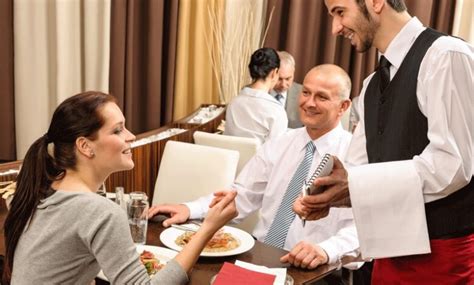 8 Helpful Tips for Running a Restaurant