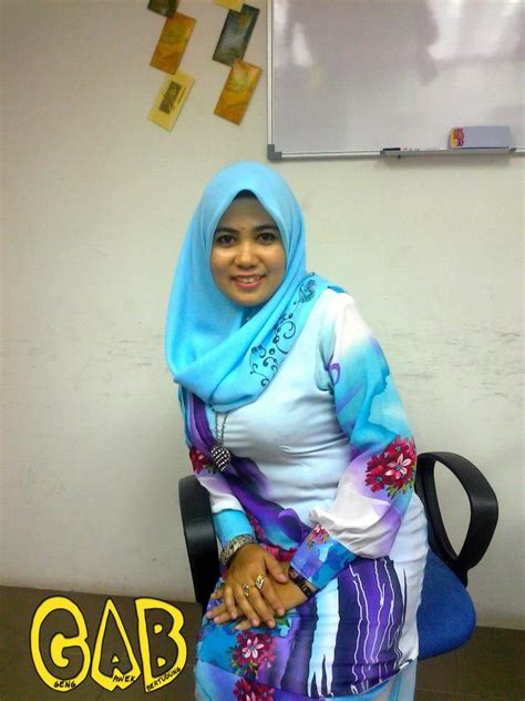 Geng Awek Bertudung: Rohani janda montok