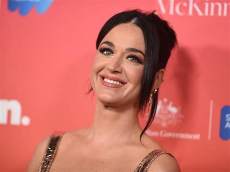 Katy Perry breaks down in tears and shouts that the US has 'failed us ...