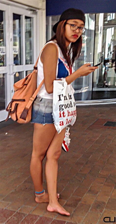 barefoot at the V&A mall, Cape Town | Barefoot girls, Barefoot, Barefooters
