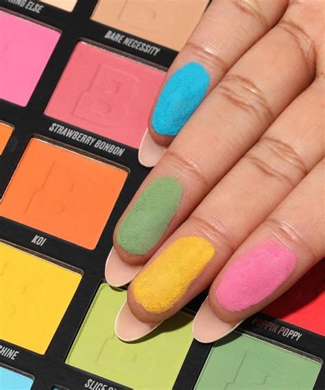 Палетка матовых теней Beauty Bay — Bright Matte 42 Color Palette — Luxe ...