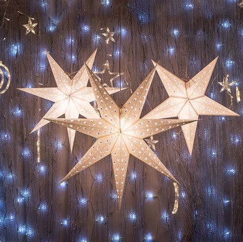 Platinum Jubilee Ideas: Decorations & Inspiration – Paper Starlights