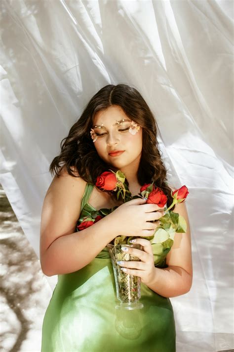 Women+Peeing+In+Public Photos, Download The BEST Free Women+Peeing+In