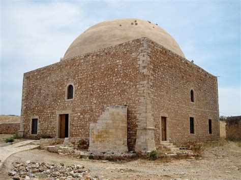 historic fortezza  journey  time discover crete