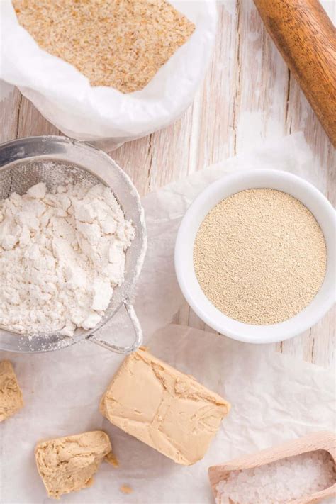 bake  yeast spatula desserts