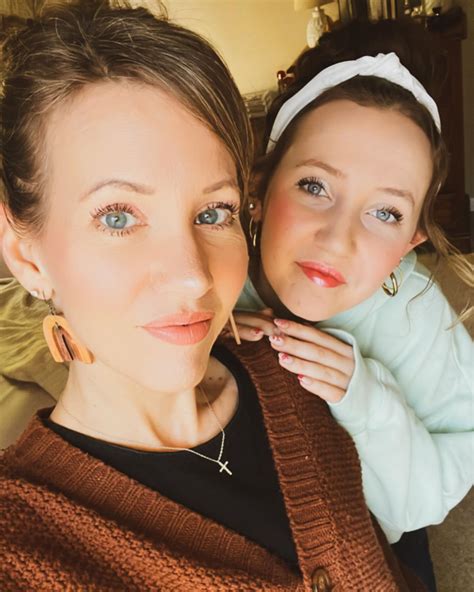 Ellie Bergey (@the.journey.of.a.girl) • Instagram photos and videos