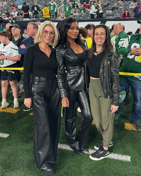 samantha baker nude 3