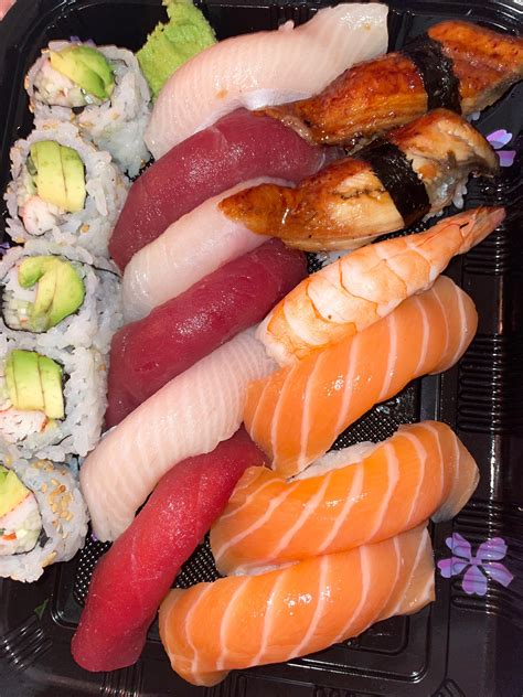 Dinner Time Anyone? : r/sushi