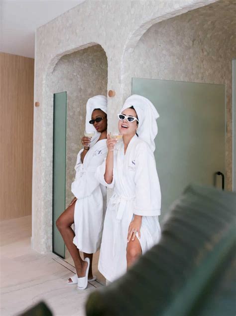 What To Wear To The Spa + Chic Outfit Ideas for elevated comfort!