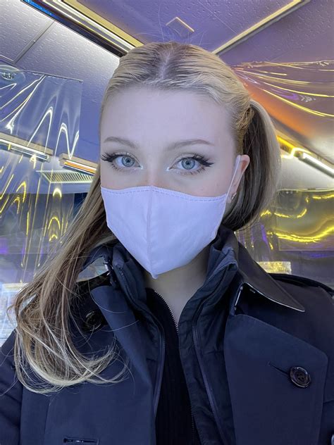 TW Pornstars - Linzor ♡˚ ༚. Twitter. At the arcade 👾. 9:27 AM - 3 Mar 2023