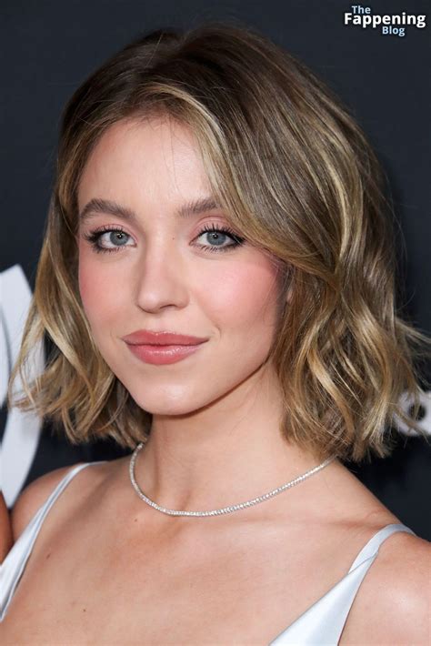 Sydney Sweeney Shows Off Her Big Boobs At The GLAAD Awards (69 Photos
