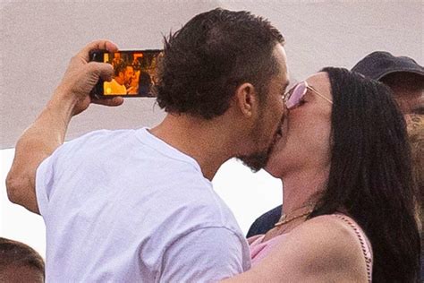 Katy Perry and Orlando Bloom Snap a Selfie While Kissing at Bruce ...