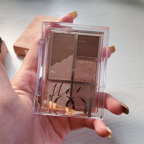 CLIO Pro Eye Palette Mini 01 Mono Mood : r/makeupflatlays