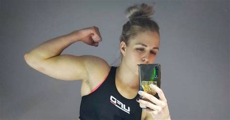 Fight Site - Velika prilika: Sara Luzar-Smajić potpisala za poljski KSW?!