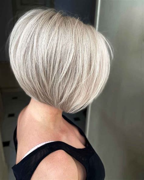 We provide a step-by-step guide to the stacked bob cut 24