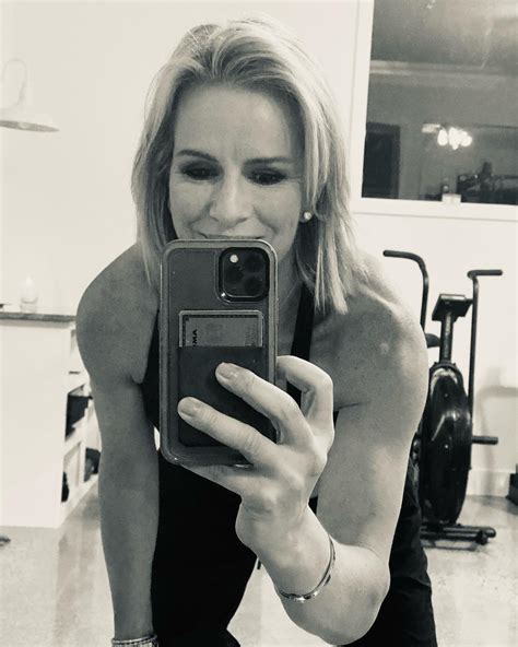 Dr Jennifer Ashton | When life gets heavy... lift HEAVIER💪🏼 Needed a