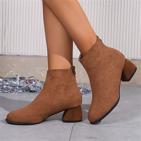 women round toe boots 8