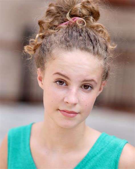 REEL / PHOTOS / MEDIA | Camila Escobar