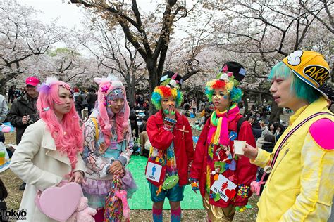 KAWAII HANAMI with the Harajuku Fashion Walk Kids - Video & Pictures