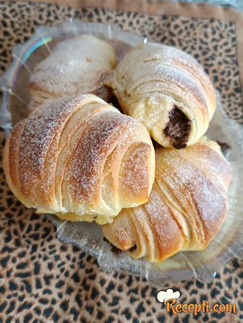 Kroasani sa kremom - Recepti.com