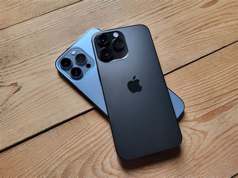 iPhone 13 vs iPhone 13 Pro Max Swappie - Comparaison - Particule