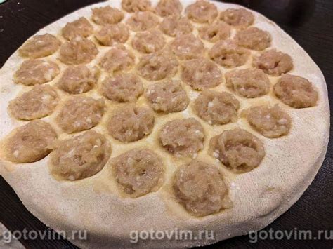 Пельмени с курицей с помощью пельменницы. Рецепт с фото