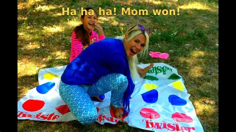 Игра Твистер. Twister game. - YouTube