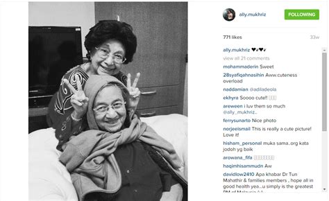 Gambar Tun Dr. Mahathir Sambut Hari Lahir ke-90