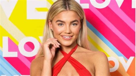 Who is Molly Smith? Love Island 2020 contestant in Casa Amor and model ...