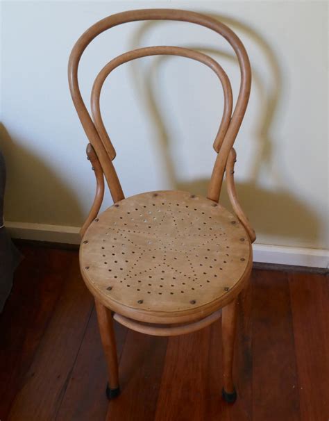 Old but also modern - the bentwood chair / myLot