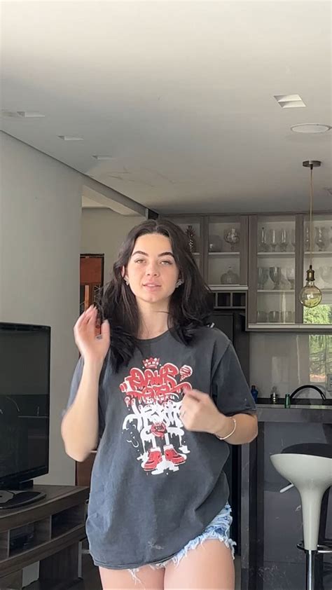 𝐉𝐮𝐥𝐢𝐚 𝐥𝐢𝐧𝐡𝐚𝐫𝐞𝐬 | viciada nesse #reels | Instagram