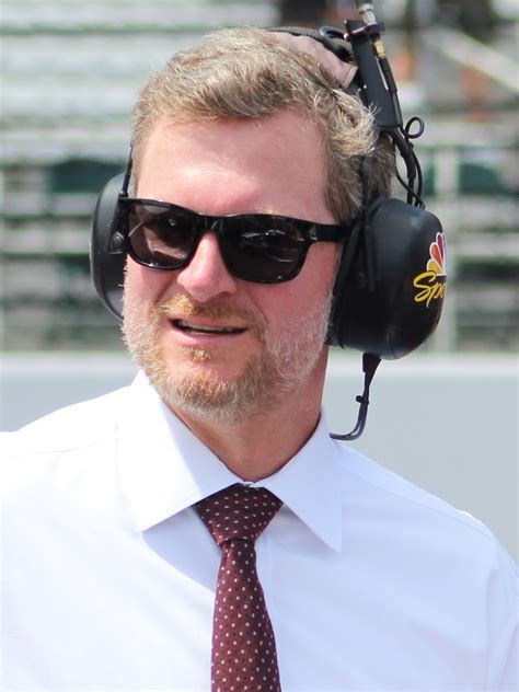File:Dale earnhardt jr (53167516235) (cropped).jpg - Wikimedia Commons