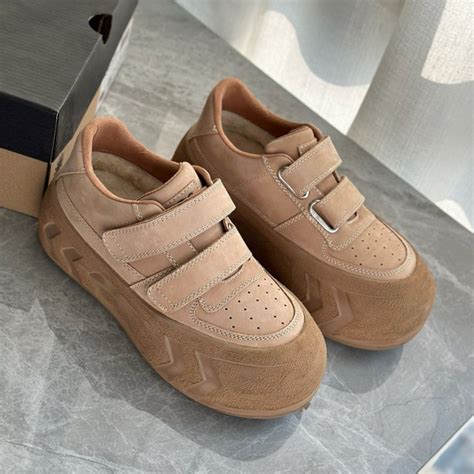 Кроссовки UGG - купить с доставкой по выгодным ценам в интернет ...