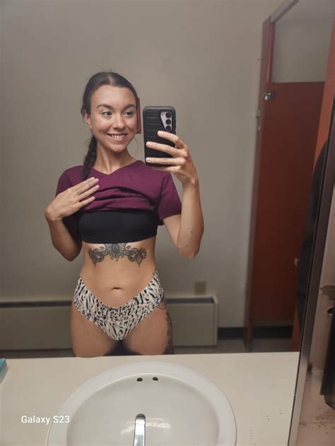 Work selfie with a panty flash : r/RealCute