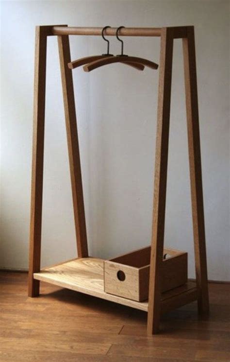 Дизайнерская вешалка | Wooden clothes rack, Diy furniture, Wooden rack
