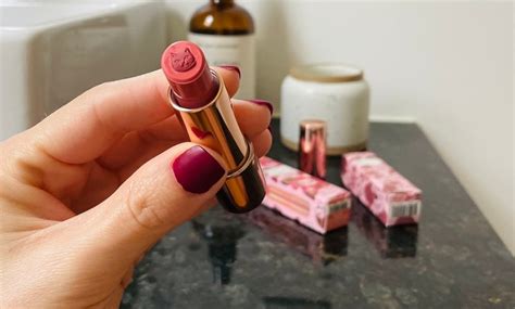 Pokimane's Go-To Nude Lip: This Winky Lux Lipstick is EVERYTHING - ork1ncn