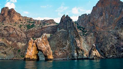 Гора Карадаг в Крыму. Вулканический массив Кара-Даг в Коктебеле