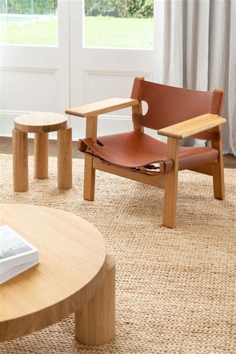 Lounge Chair and Coffee Table: Timeless Design
