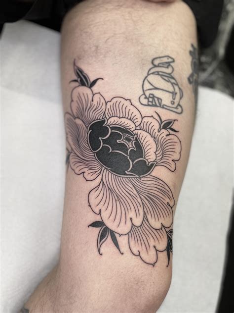 Peony flower tattoo done by Eszter David(me), London Uk : r/tattoo