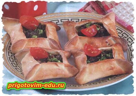 Расстегаи с грибами и фаршем
