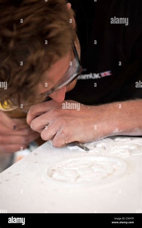 Stonemason hi-res stock photography and images - Alamy