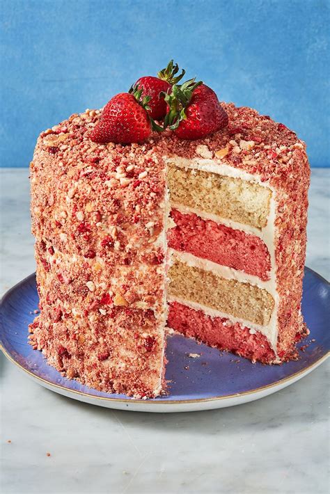 Strawberry crunch cake – Artofit