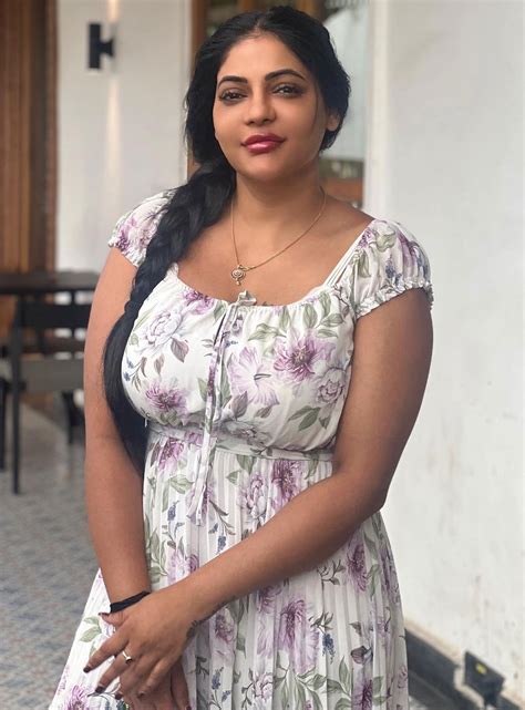 Reshma Pasupuleti sizzling photoshoot stills - South Indian Actress