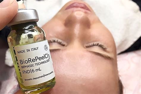 БиоРеПил (BioRePeelCl3) пилинг в Санкт-Петербурге – цены в клинике «Дезир».