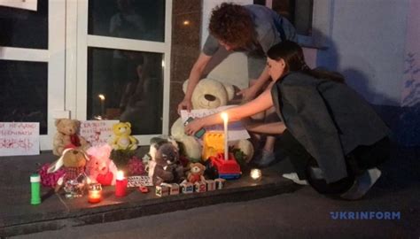 Більше сотні активістів мітингують під МВС через вбивство 5-річного ...