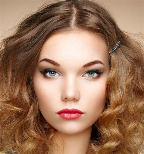 Try-on-Female - Gidgee Eyes